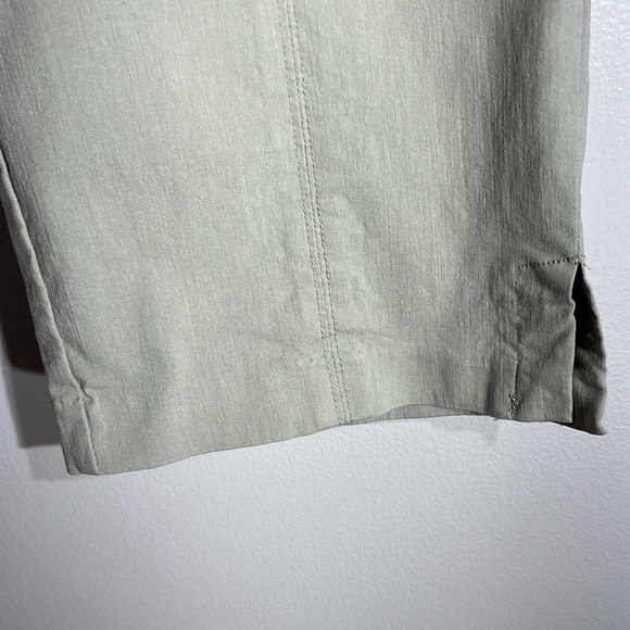 Larry Levine Woman Light Tan Women’s Crop Pants Size 18W Stretch. - Picture 2 of 5